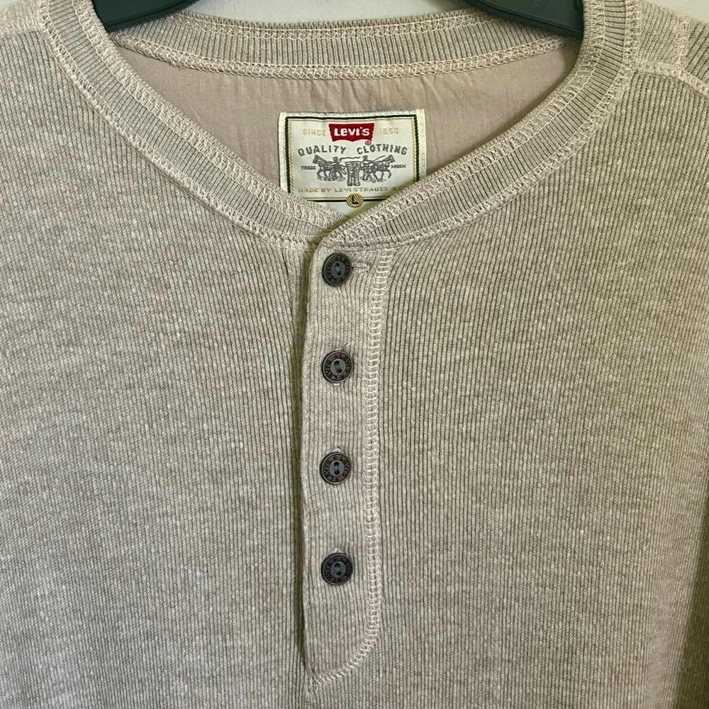 Levi’s Men’s Thermal Henley Tan Long Sleeve Size L